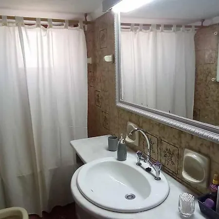 Spacious Sunny House In Chania Vakantiehuis *